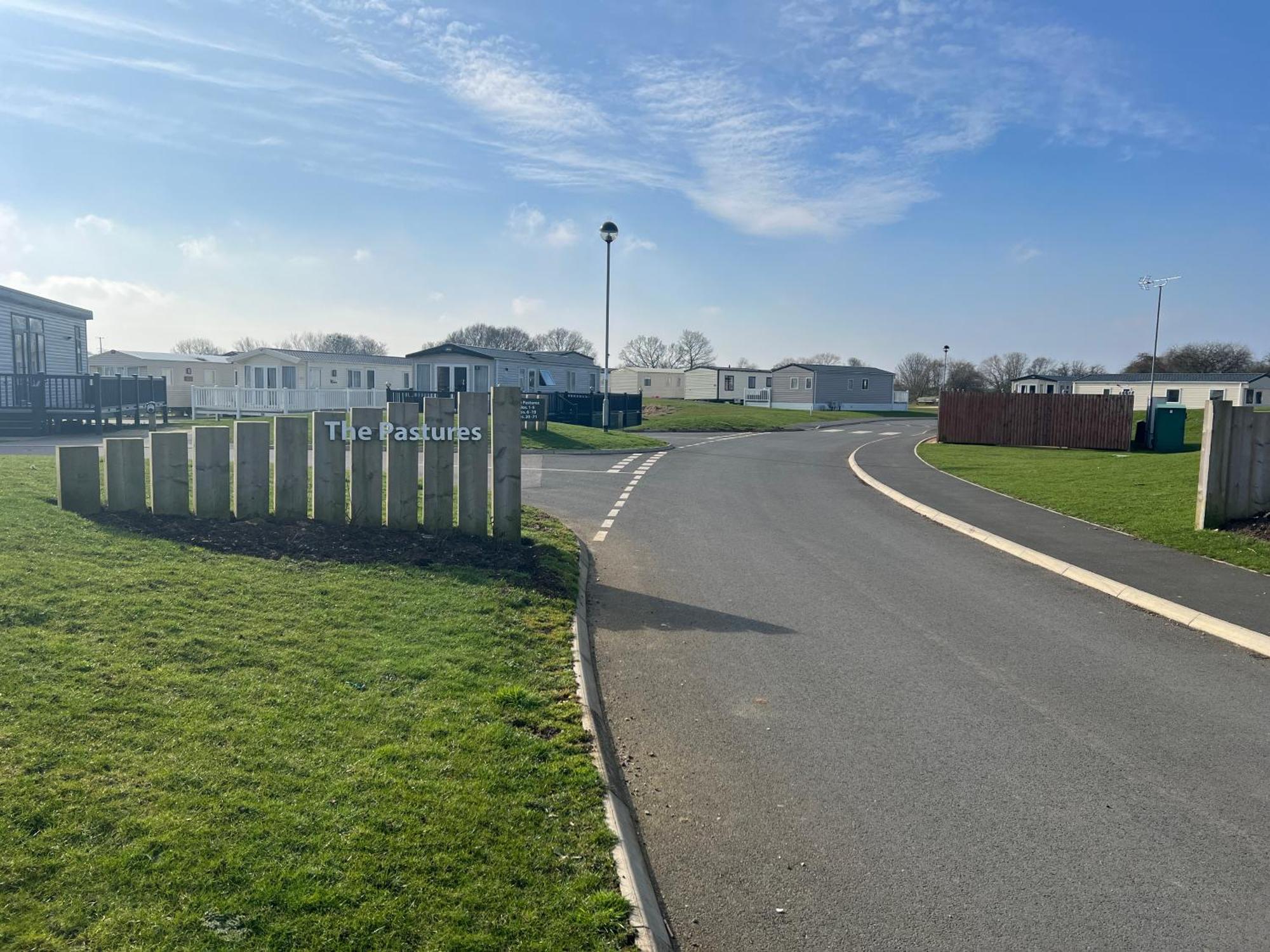 The Pastures Holiday Lodge Tattershall Exterior photo